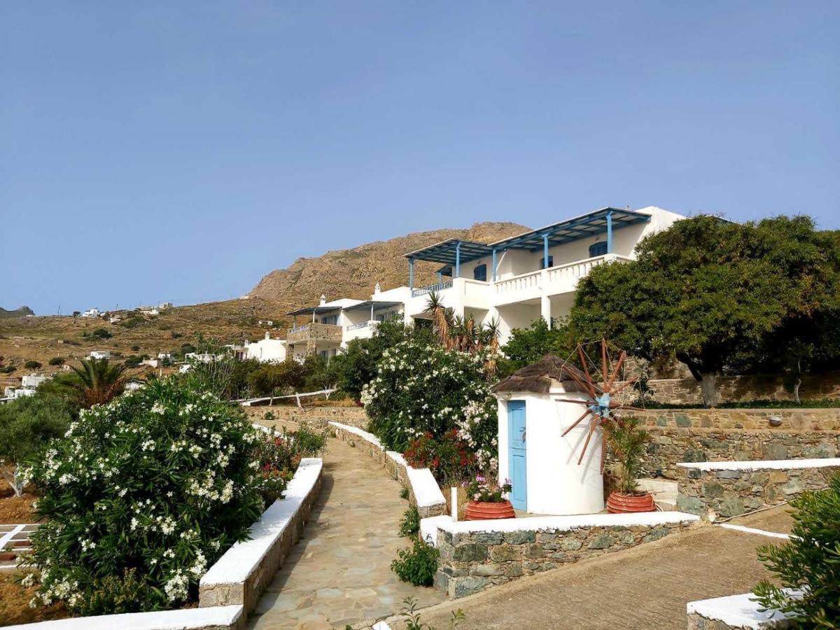 Medusa Accommodation Livadakia Екстериор снимка