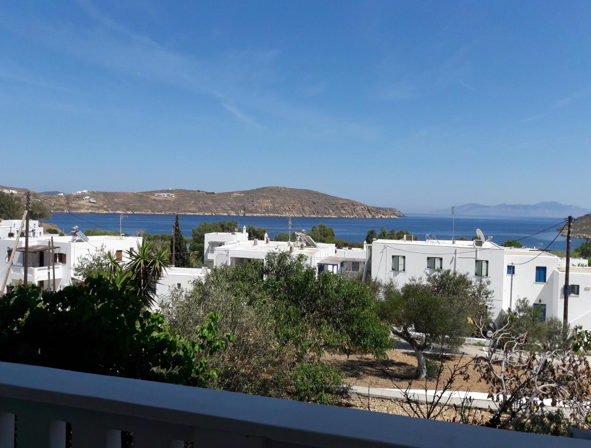 Medusa Accommodation Livadakia Екстериор снимка