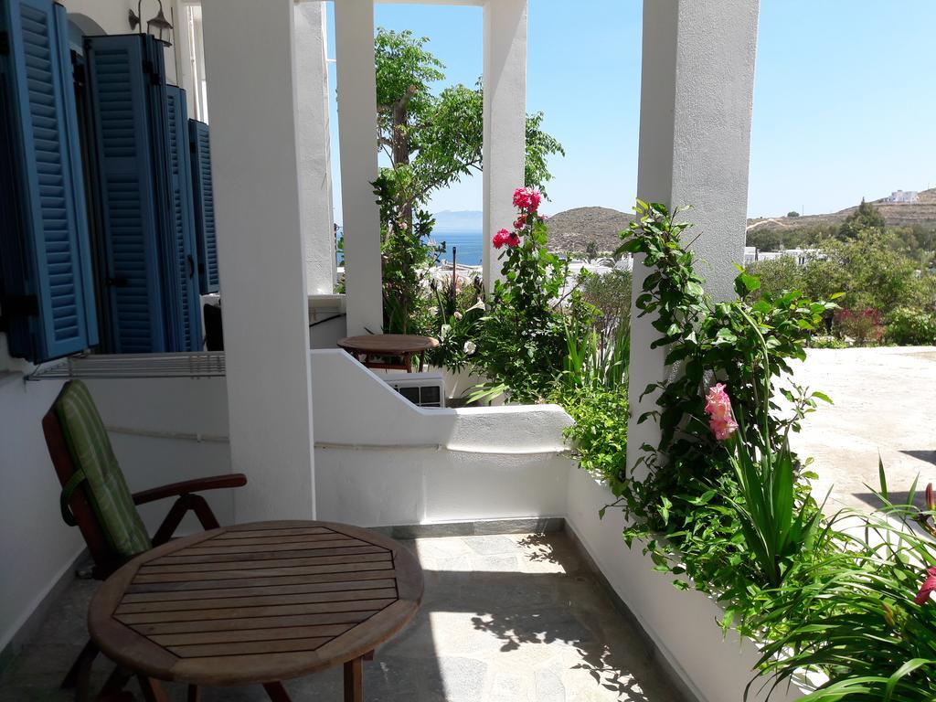 Medusa Accommodation Livadakia Екстериор снимка